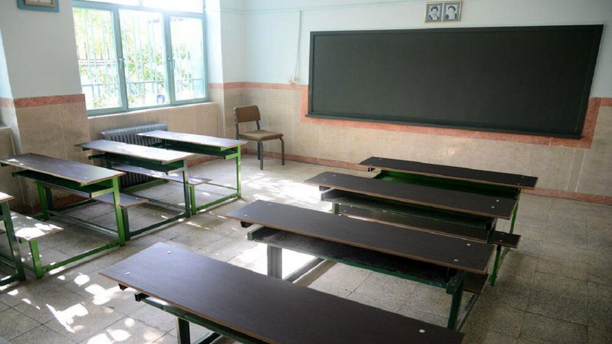 دانشآموز بیانضباط مدیرش را زیر مشت و لگد گرفت؛ در سلماس رخ داد