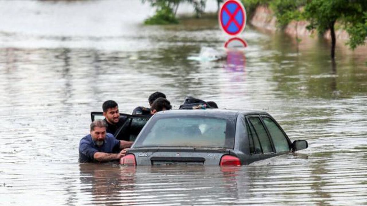 دو کودک که سیل مشهد جان آن‌ها را گرفت + تصویر