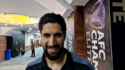 تشویق بانوان پرسپولیسی در بازی مقابل فجر
