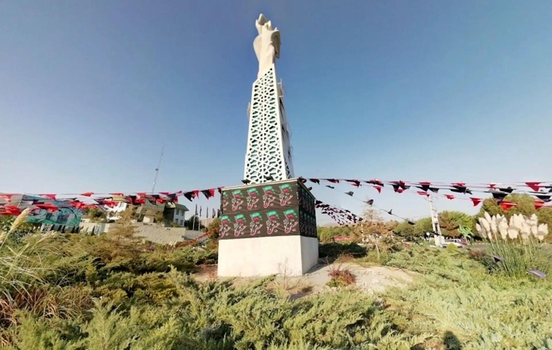 میدان معراج در بهشت بی بی سکینه؛ منبع عکس: گوگل‌مپ؛ عکاس: Meysam360