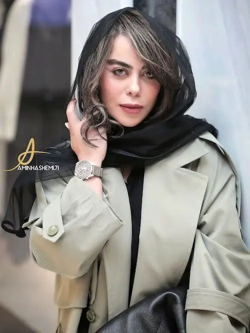 کیف بقچه‌ای الهام اخوان