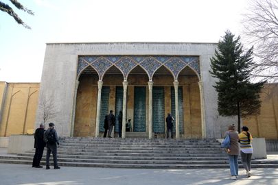 یادگار حکمت و عرفان در قلب اصفهان؛ نگاهی به زندگی صائب تبریزی و آرامگاه او