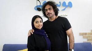 چیدمان منزل شاهانه وسنتی «محسن شریفیان» داور محبوب صداتو/ از فرش اصیل ایرانی و کتابخانه تا مبلمان مدرن و لوسترهای اعیانی (ویدیو)