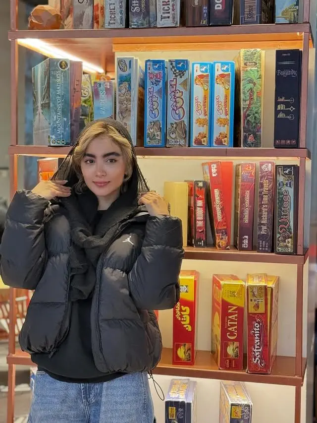 استایل| سنا حسینی در کتابخانه، پسر امیر جعفری و ریما رامین فر با استایلی خاص