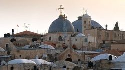 حمله هوایی اسرائیل به نزدیکی کلیسای کاتولیک «خانواده مقدس» در غزه + ویدیو
