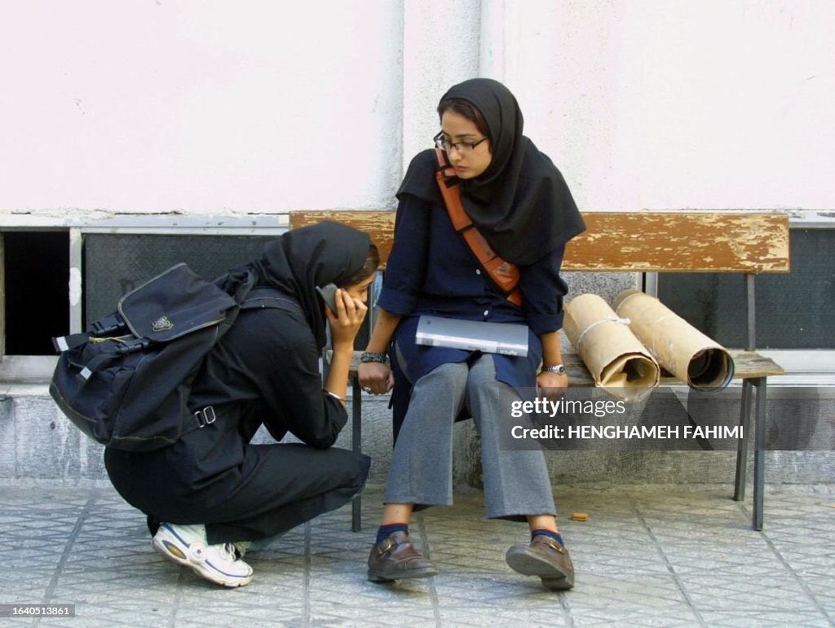 قاب تاریخ| دانشکده هنر، عروسی مهوش و محسن، اصفهان دهه 70 و قطبزاده و بنیصدر