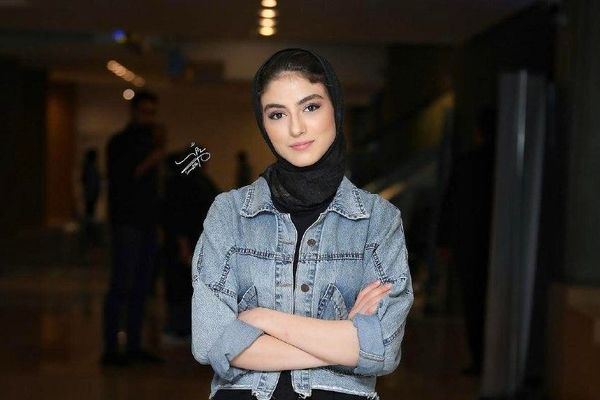 پردیس پورعابدینی در تولد 24 سالگی‌اش؛ عکس جذاب در کافه باصفا 