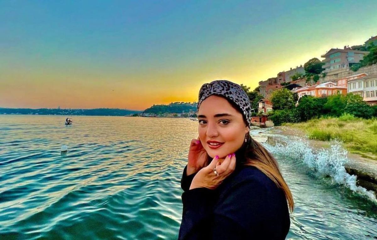 قاب صمیمی نرگس محمدی و الناز حبیبی