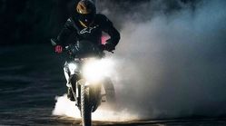 اولین موتور سیکلت CNG جهان رونمایی می‌شود