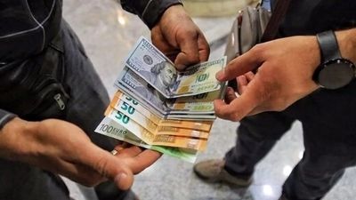 پیش بینی قیمت دلار فردا ۲ اسفند