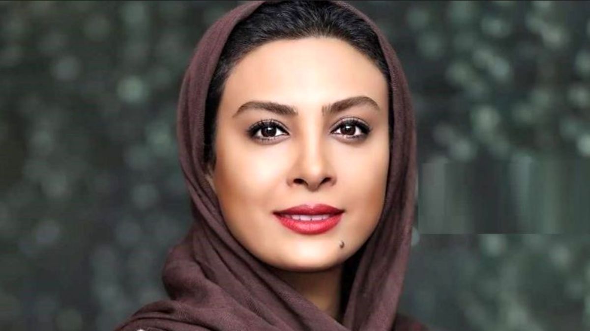 عاشقانههای خانم بازیگر سریال «به کجا چنین شتابان» روی صحنه+ عکس