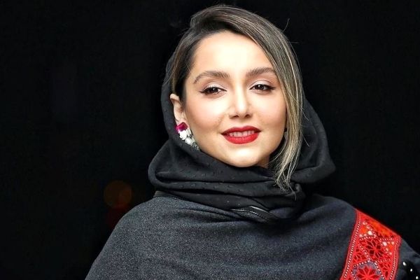 نازنین بیاتی و مادربزرگش