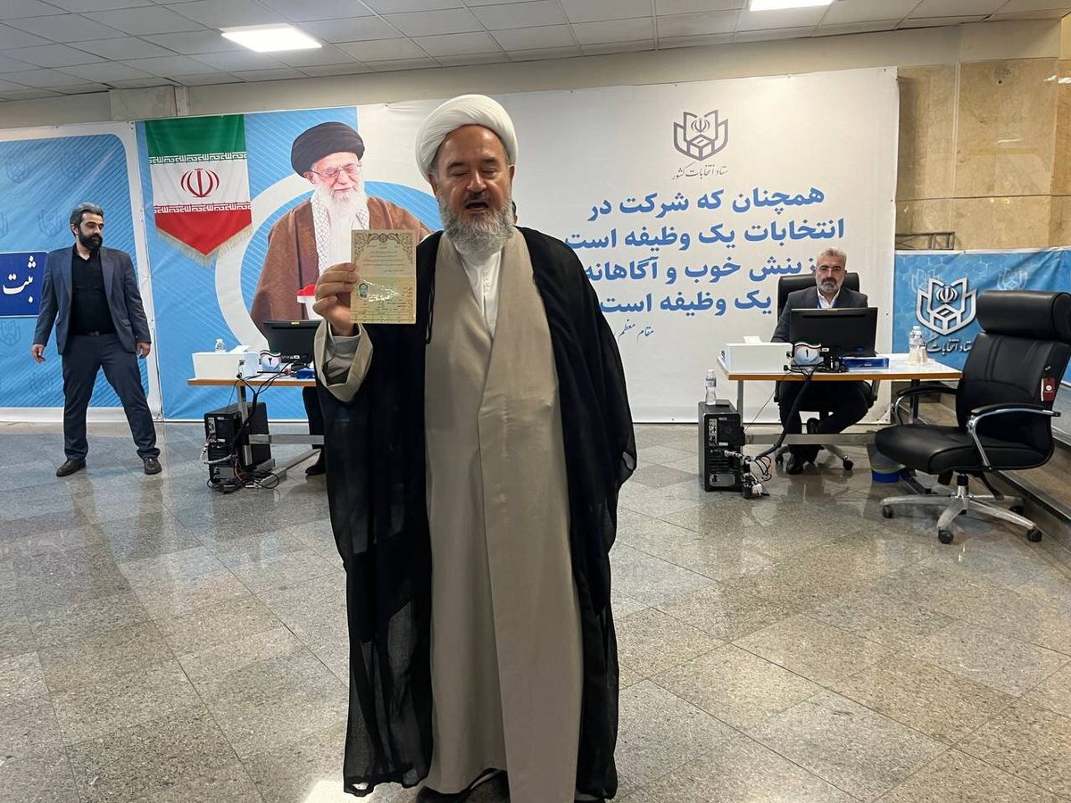 یکی دیگر از یاران احمدینژاد کاندید شد