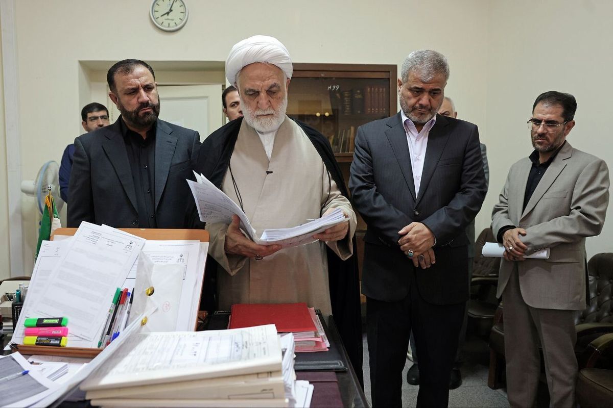 انتقاد رئیس قوهقضاییه از دستمزد نجومی وکلا