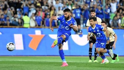 سخنگوی استقلال آذری جهرمی را سنگ روی یخ کرد: برو شیر موزت رو بخور!