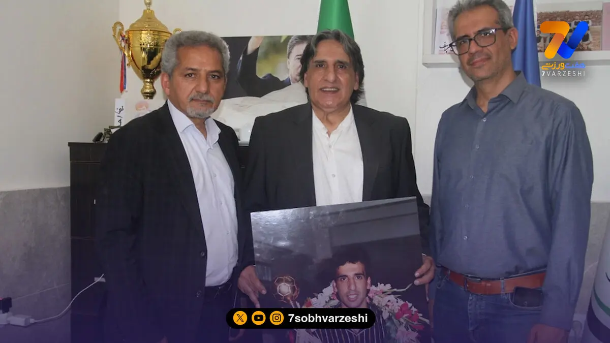 مراسم تقدیر از شاهین بیانی در آکادمی استقلال