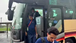 ورود تیم فوتبال امید ایران به ورزشگاه ناگویا
