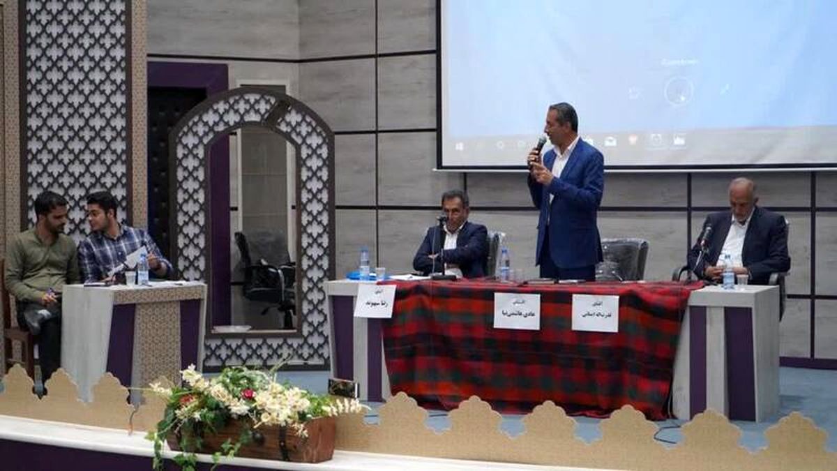 مناظره انتخاباتی در خرمآباد به رینگ بوکس تبدیل شد