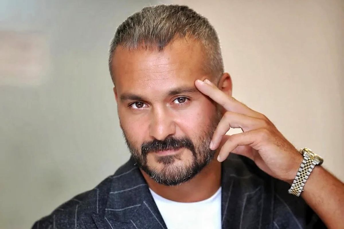 سلفی دوستانه میلاد کیمرام در قلبِ آسمان!+بیوگرافی