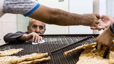 نان سنگک چند؟ جزئیات حقوق ۵ میلیونی کارگران نانوایی