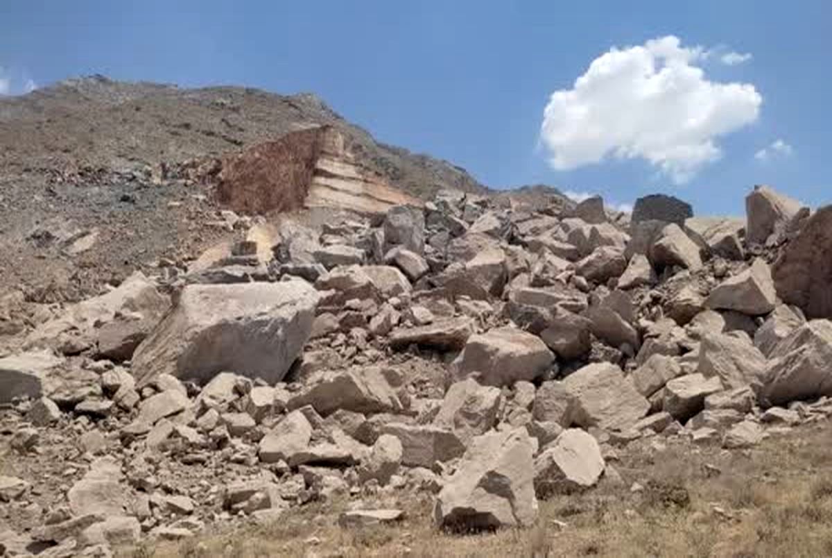 ریزش معدن در شازند؛ 4 نفر حبس شدند