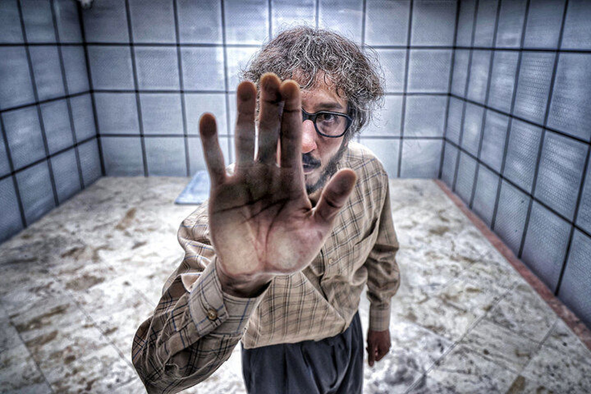 رونمایی از پوستر فیلم مرد عینکی با حضور بهرام افشاری