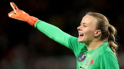 چرا تیم فوتبال زنان کره شمالی اینقدر خوب است