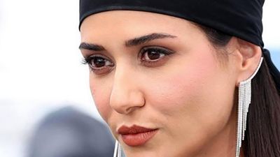 این خانم پزشک زیبا و باکلاس خواهر پریناز ایزدیار است + عکس فوق جذاب