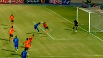خطیبی: دو بازیکن ما در حد لیگ دو هم نبودند!
