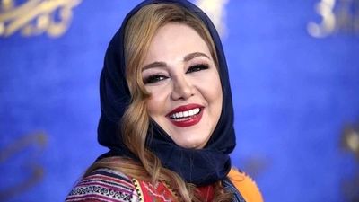 چیدمان شاهانه منزل حدیث میرامینی و همسرش; از فرش اصیل ایرانی تا گل برگ انجیری غول پیکر+ فیلم