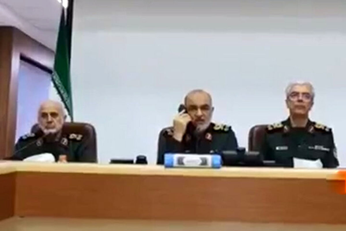 ببینید | لحظه اعلام فرمان حمله به اسرائیل توسط سرلشکر سلامی 