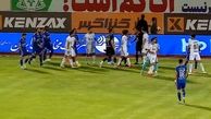 برخورد شدید حردانی و عمری و در ادامه درگیری بازیکنان