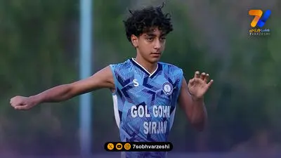 سعید دقیقی پشیمان شد و با لباس دستیارش، به نیمکت پیکان برگشت!