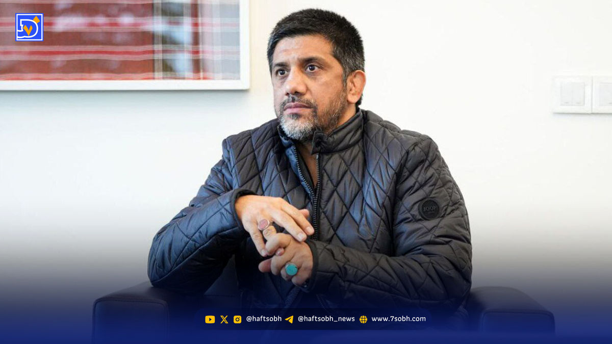 دبیر ورزش یا دبیر سیاست