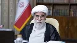 عکس جدید آیت‌الله جنتی با ویلچر