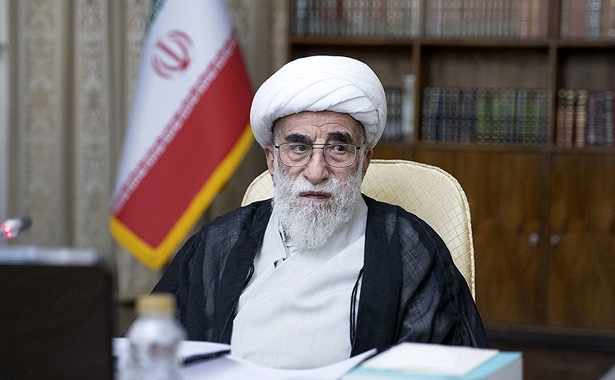 عکس جدید آیت‌الله جنتی با ویلچر