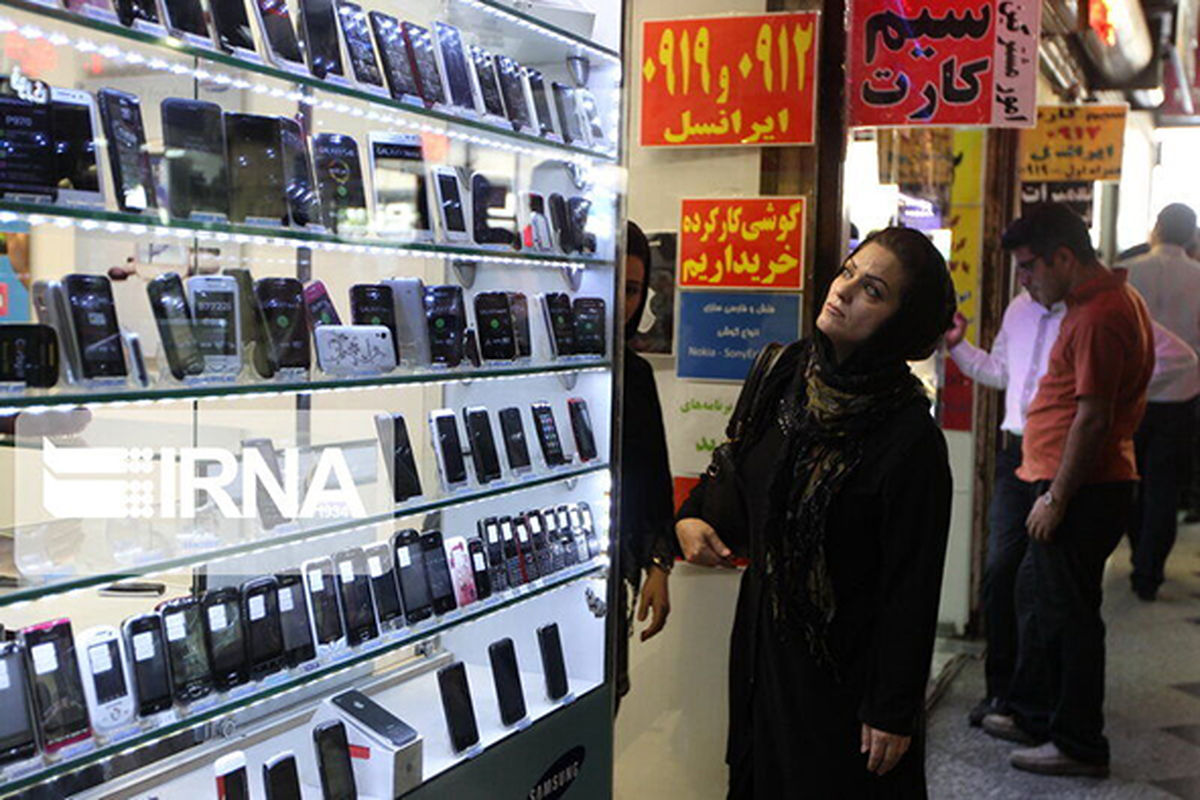 سه گوشی پرفروش بازار را بشناسید| از قیمت 860 هزار تومان تا 10میلیون تومان