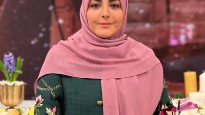 کل کل بامزه المیرا شریفی مقدم با همسرش به خاطر آشپزی دربرنامه خندوانه! (ویدئو)