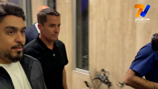 اوسمار برای هدایت تیم پرسپولیس وارد تهران شد 