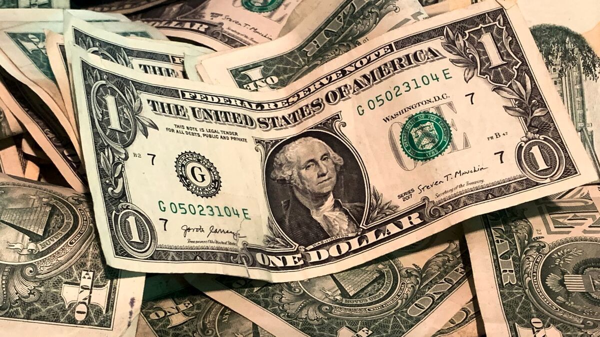 سقوط نرخ دلار در بازار جهانی