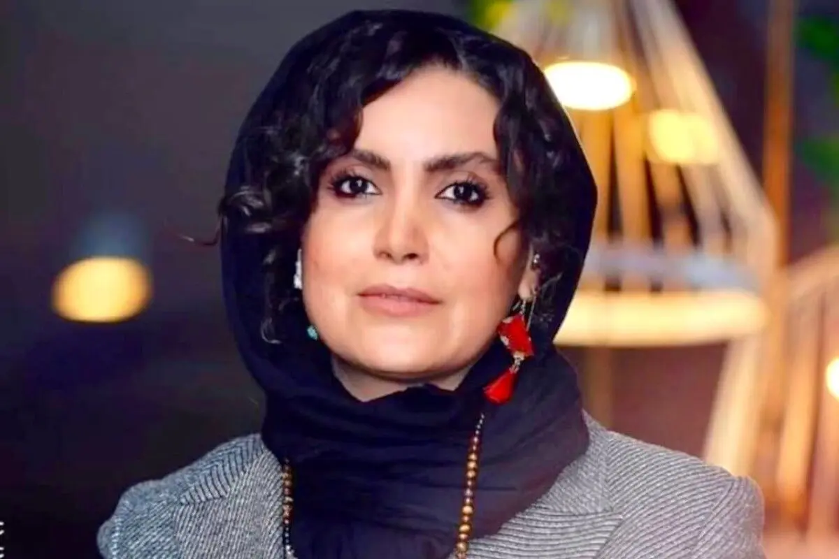 عکس ها / نگاهی به چیدمان مجلل خانه دوبلکس سامیه لک بازیگر سریال آنام با منظره چشم نواز/ از لوستر آویز مجلل تا تابلو های هنری، مبلمان چستر و…