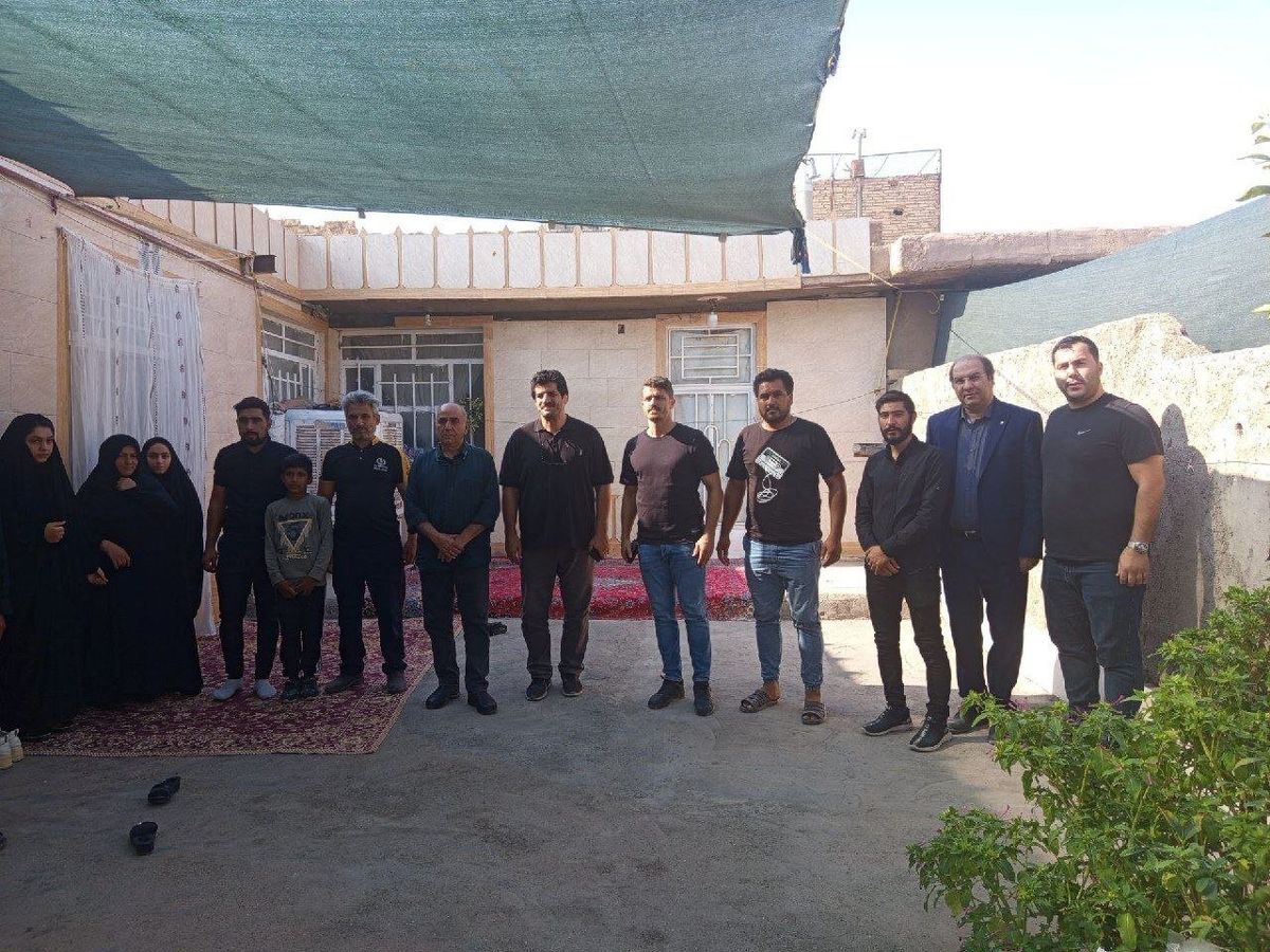 وریا غفوری همراه رسول خادم در مناطق زلزلهزده + عکس