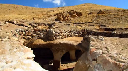روستای تاریخی تبریز+ راهنمایی سفر به روستای مدفون در دل کوه