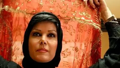 فیلم  | اشک و فریاد  فرزانه کابلی همسر هادی مرزبان جلوی بیمارستان... / آخرین وداع خانم بازیگر با شوهر هنرمندش