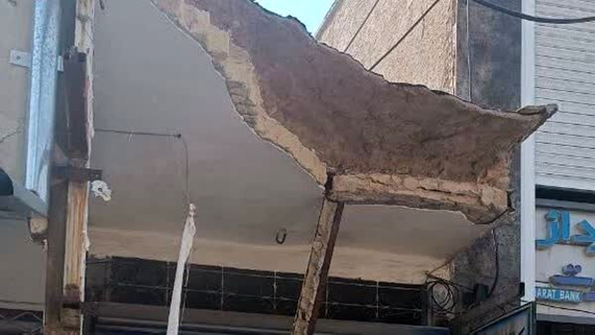 مرگ تلخ کودک پنج ماهه بر اثر ریزش سقف پیاده‌رو