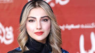 بازیگر سریال پایتخت با استایل خفن اما ساده در کافه‌‌ای در تهران+عکس