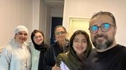 سپند امیرسلیمانی؛ در شرایط جنگی برای به دنیا آوردن پسرمان به یکباره سر از آمل درآوردیم (ویدیو)