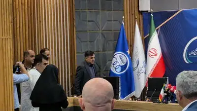 تاجرنیا و متدین برای معرفی مدیرعامل جدید استقلال وارد هلدینگ شدند