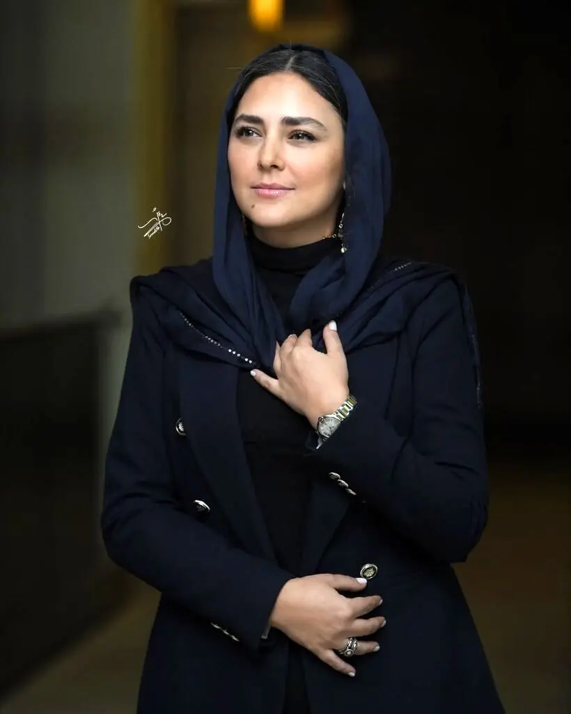 کت سرمه‌ای هدی زین‌العابدین