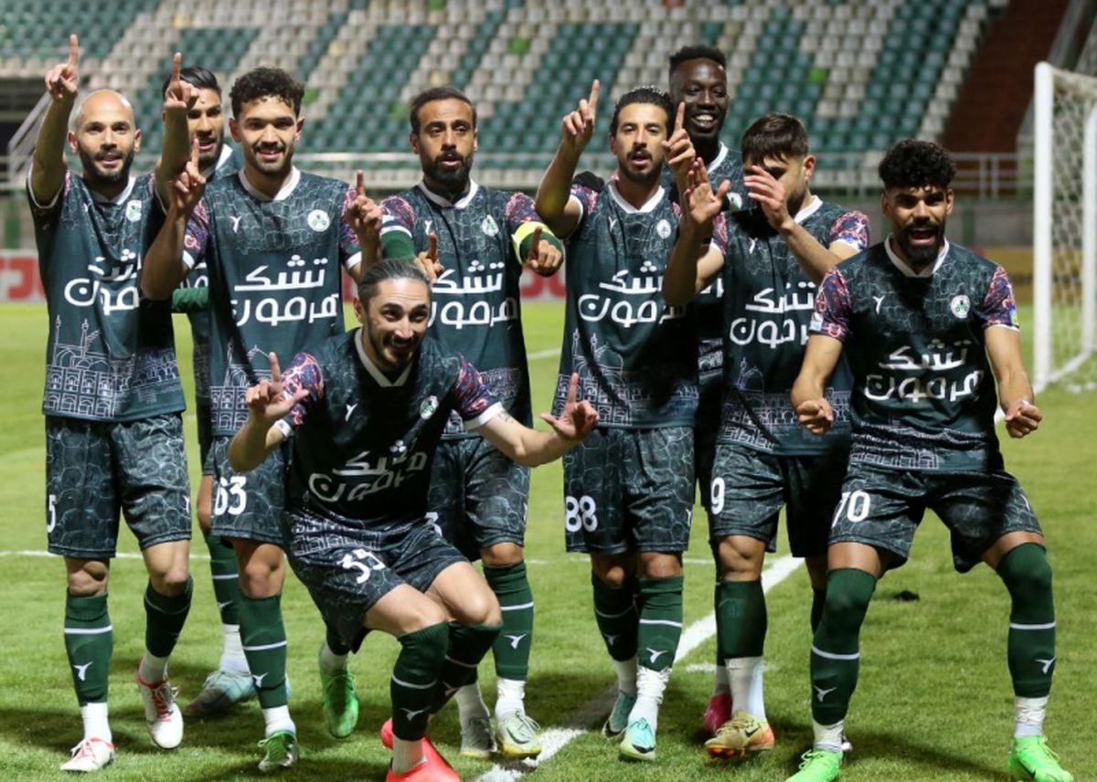 ذوبآهن در آستانه بازی با استقلال اعتصاب کرد